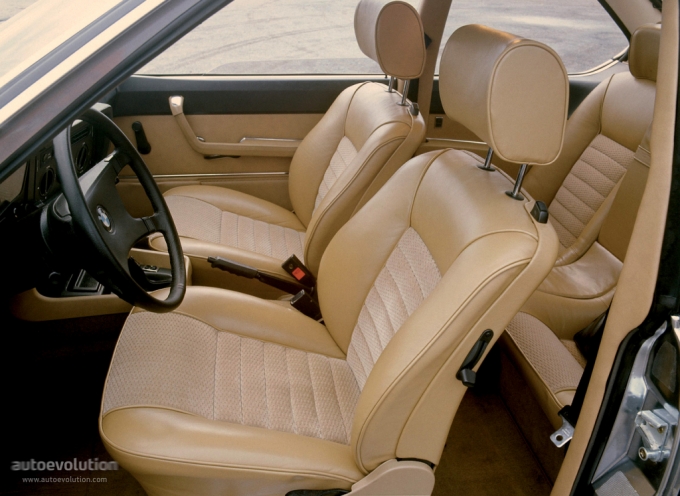 >>Chrysler Saratoga 3,0 L V6