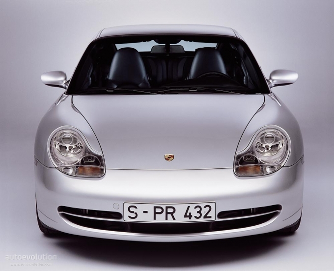PORSCHE 911 Carrera (996)