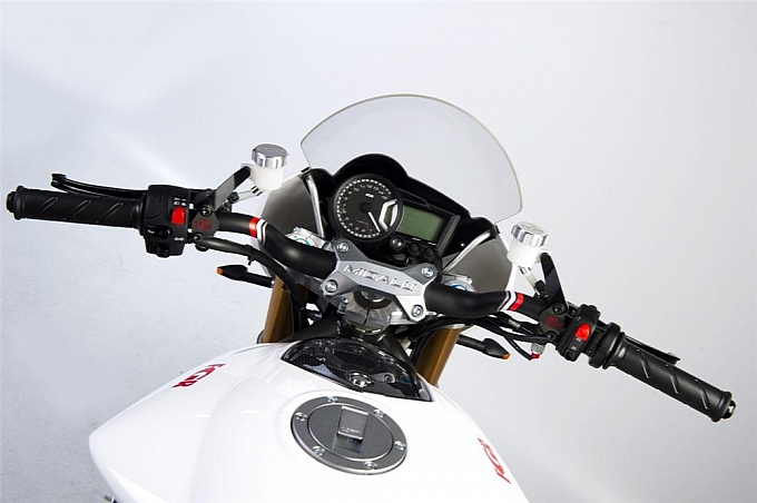 fgr-midalu-2500-v6-motorcycle-introduced-medium_3.jpg