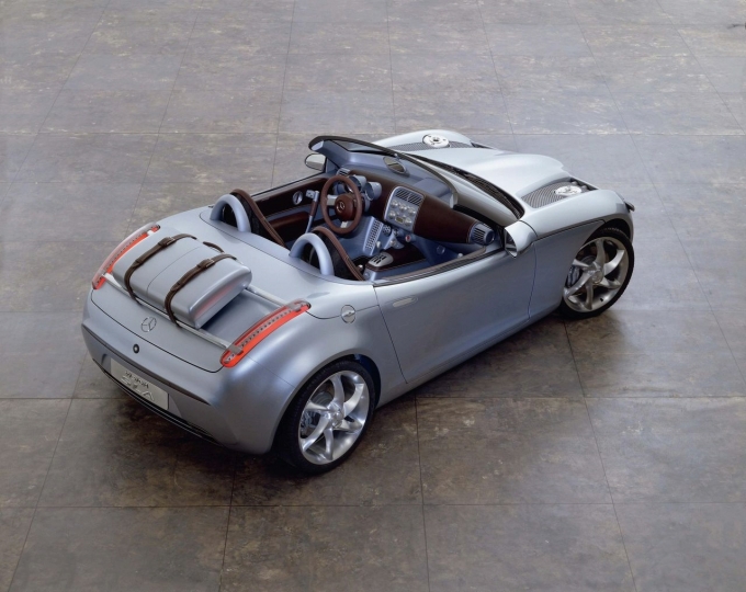 Mercedes-Benz Vision SLA concept 2000. Photo credit: Daimler AG