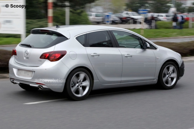 Spyshots: 2011 Opel Astra GSI
