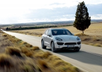 Click to enlarge [2011 Porsche Cayenne Released - pic 1]