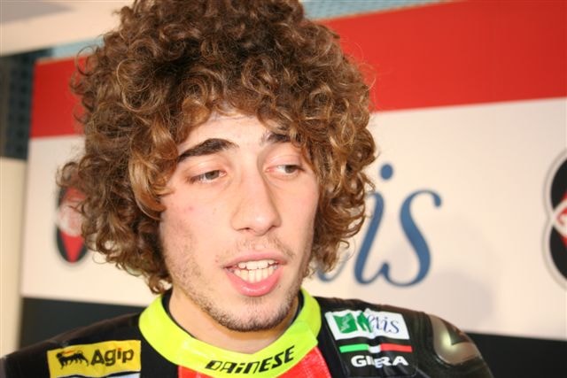 http://www.autoevolution.com/images/news/simoncelli-to-miss-qatar-race-due-to-hand-injury-5612_1.jpg