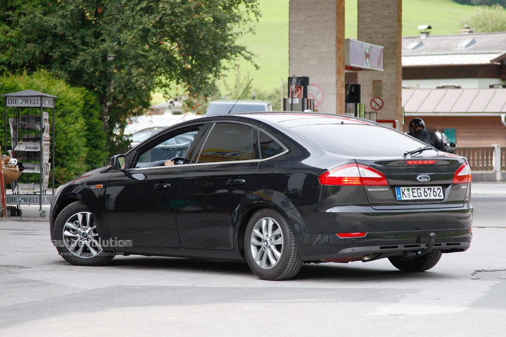 Spyshots: 2010 Ford Mondeo. Photo credit: Scoopy